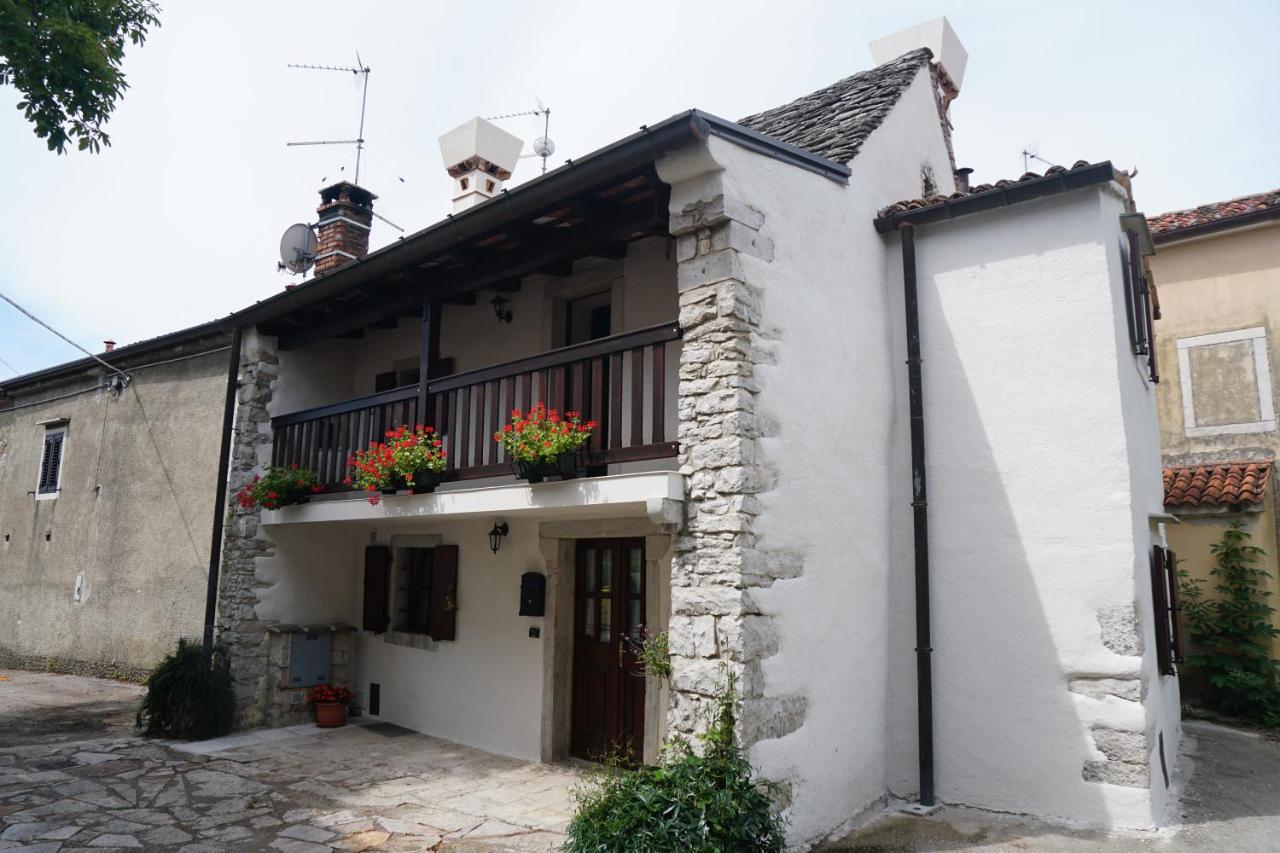 Casa Vacanze Alenka Borgo Grotta Gigante Bagian luar foto